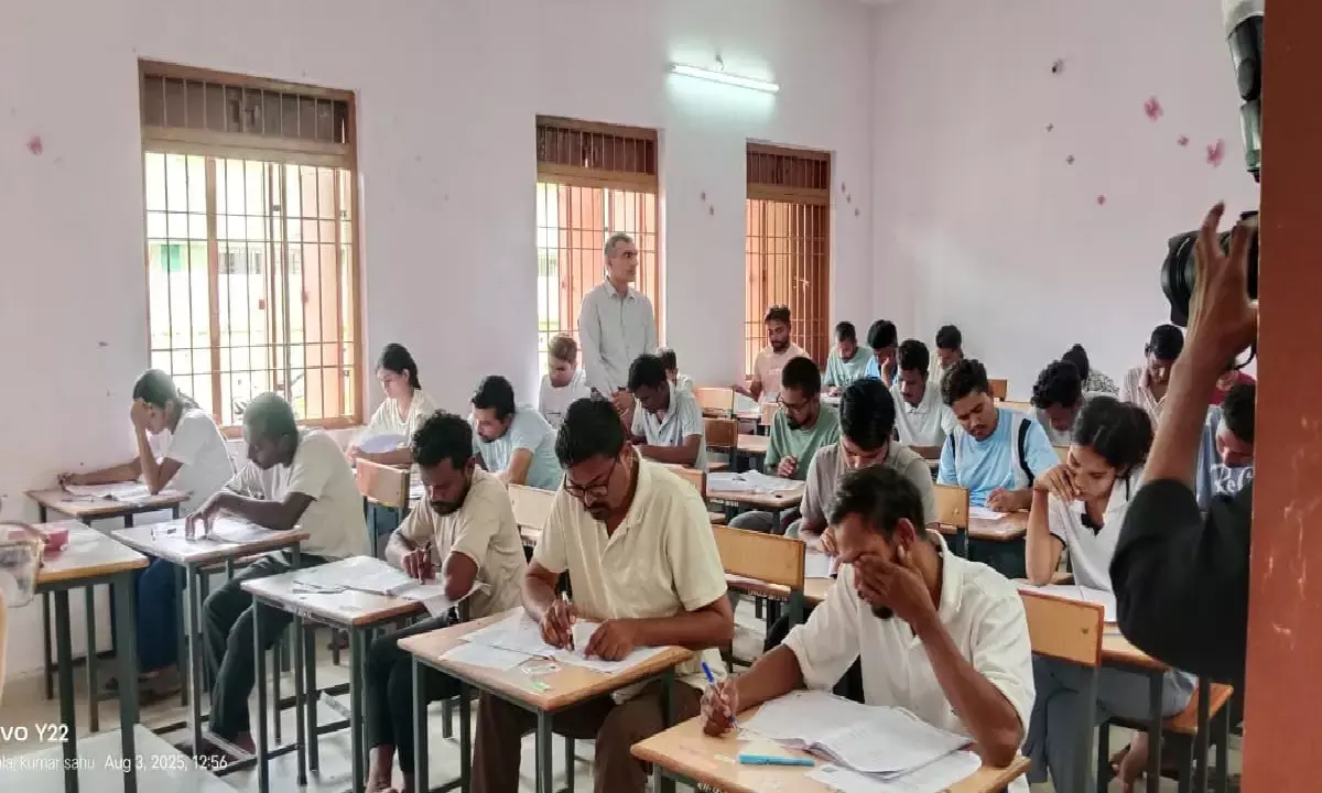 बेमेतरा में प्रयोगशाला परिचारक भर्ती परीक्षा के लिए शहर में 6 परीक्षा केन्द्र बनाए गए