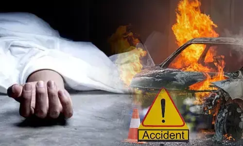 Car caught fire after Accident one died