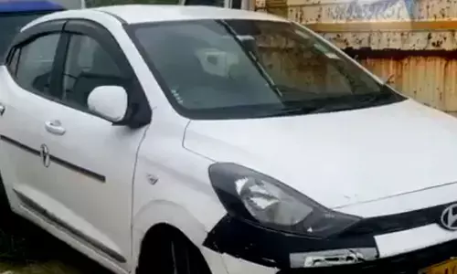 2 Dead Body Found in Car