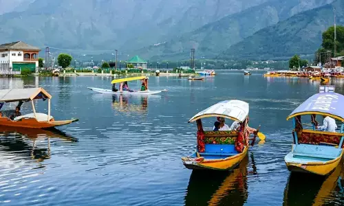 अनुच्छेद 370 हटाने के 6 साल बाद कश्मीर पर्यटन, निवेश और शिक्षा का केंद्र बन गया।