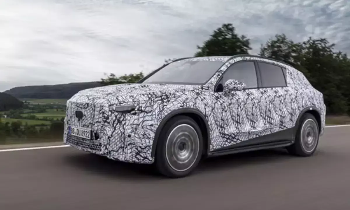 मर्सिडीज इलेक्ट्रिक एसयूवी की पहली झलक आई सामने, सितंबर में ग्लोबल डेब्यू