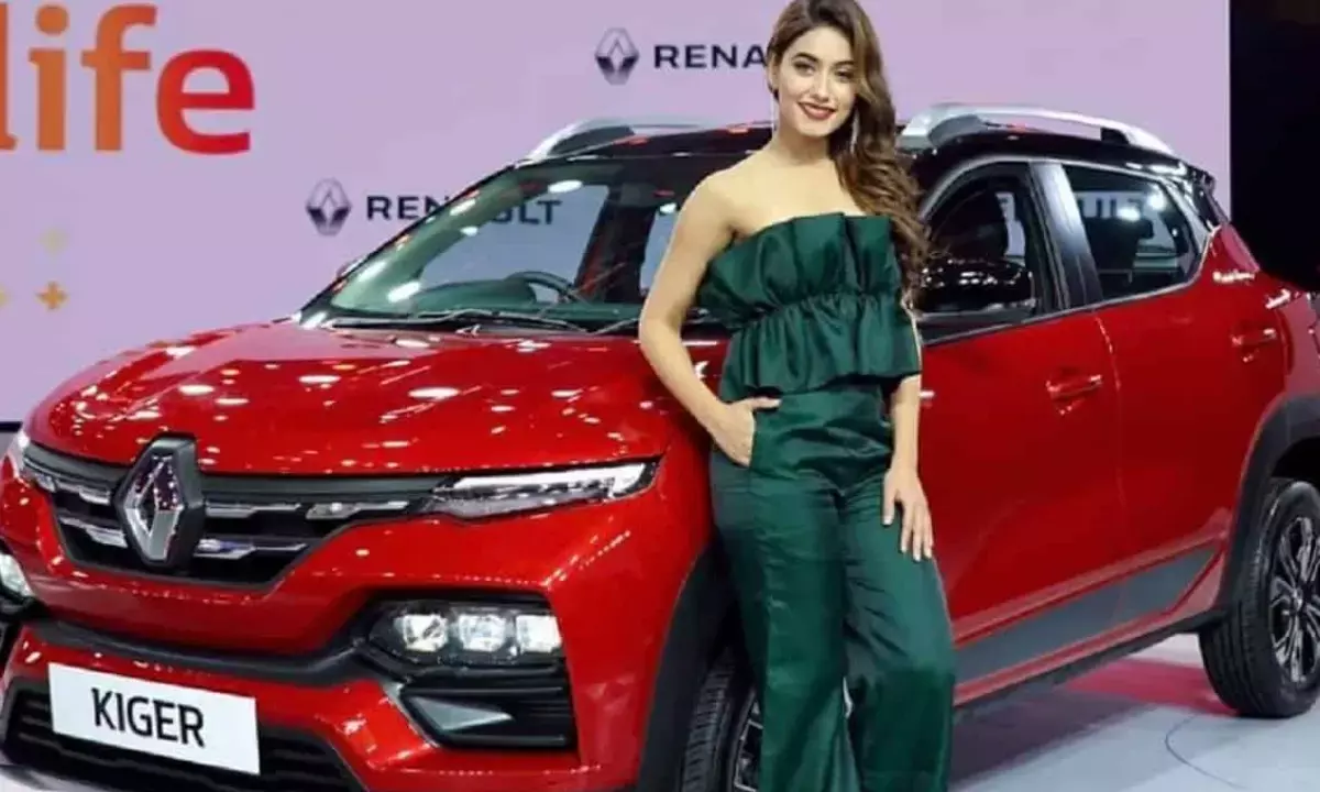 इस महीने पूरे ₹90000 सस्ती मिल रही ये SUV, कमाल के फीचर्स और सेफ्टी से लैस