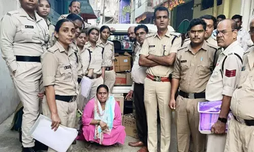 bhopal Excise liquor raid smuggler Rekha Singh arrest