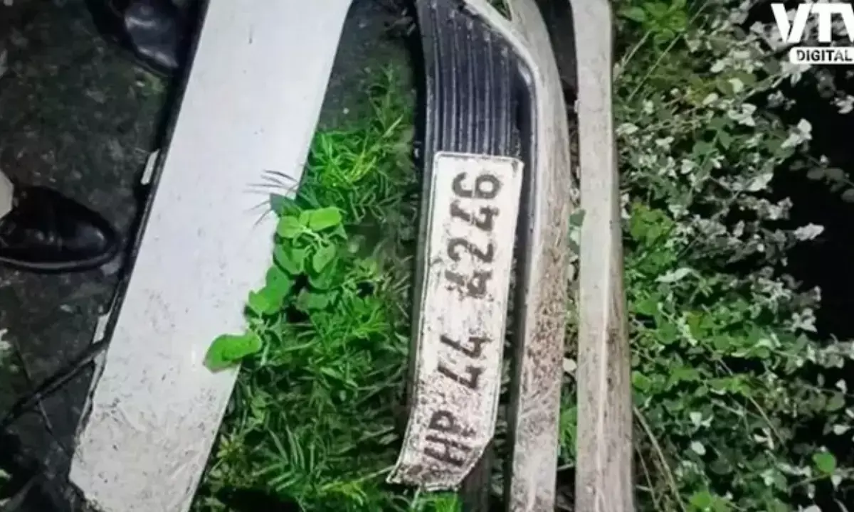 हिमाचल प्रदेश के चंबा में दर्दनाक हादसा: कार 500 मीटर गहरी खाई में गिरी, 6 की मौत