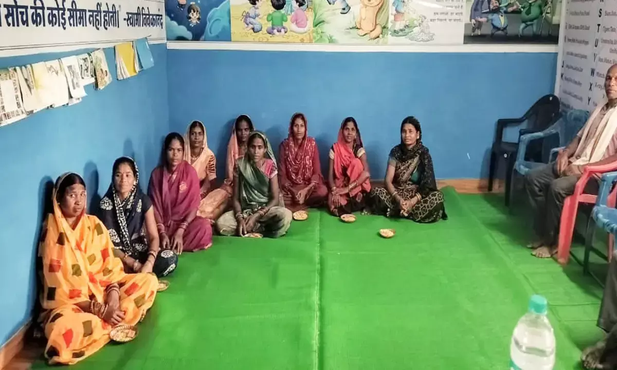 पालकों ने की शिक्षकों से चर्चा : प्रधान पाठक बोले- माता-पिता भी अपने बच्चों की सीखने की शैली को करीब से देखते हैं पालकों ने की शिक्षकों से चर्चा : प्रधान पाठक बोले- माता-पिता भी अपने बच्चों की सीखने की शैली को करीब से देखते हैं