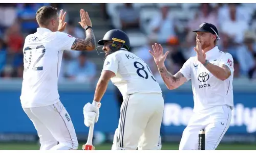 karun nair batted with fractured finger