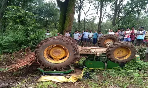 ट्रैक्टर पलटने से एक युवक की मौत: खेत में फंसे वाहन को निकालकर लौटते वक्त हुआ हादसा