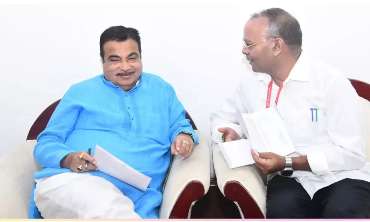 minister nitin gadkari and mla ajay chandrakar minister nitin gadkari and mla ajay chandrakar