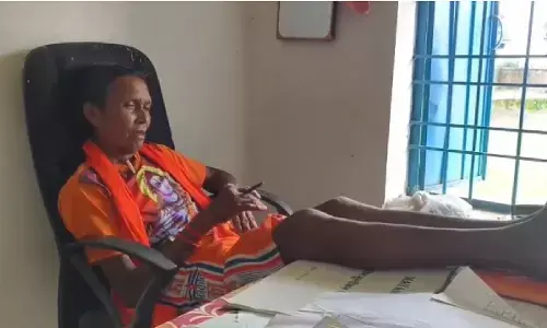 बलरामपुर में हेडमास्टर शराब के नशे में चड्डा पहनकर स्कूल पहुंच गया