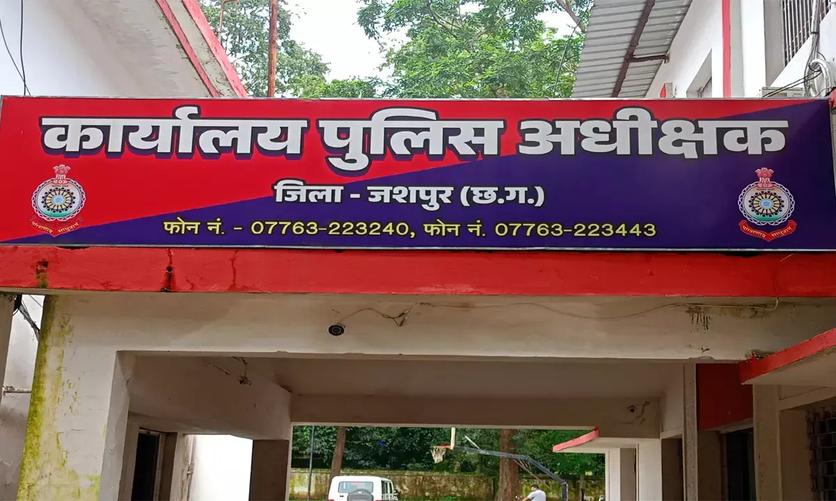 जशपुर पुलिस को चोरों की चुनौती : एक ही रात में तोड़ डाले 10 सरकारी मकानों  के ताले