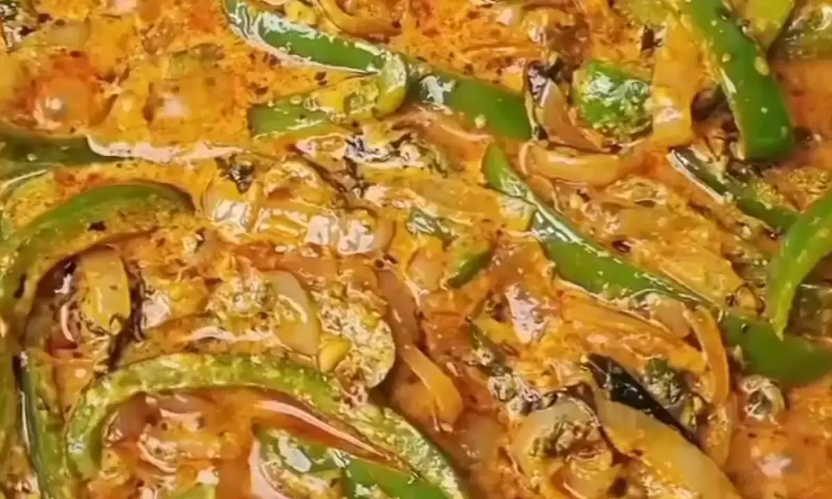 Dahi Shimla Mirch: Quick and Flavorful Indian Recipe