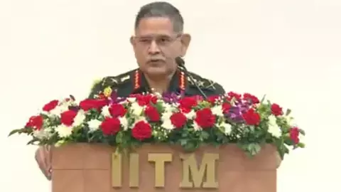 मद्रास IITM में ऑपरेशन सिंदूर पर चर्चा करते आर्मी चीफ उपेंद्र द्विवेदी। मद्रास IITM में ऑपरेशन सिंदूर पर चर्चा करते आर्मी चीफ उपेंद्र द्विवेदी।