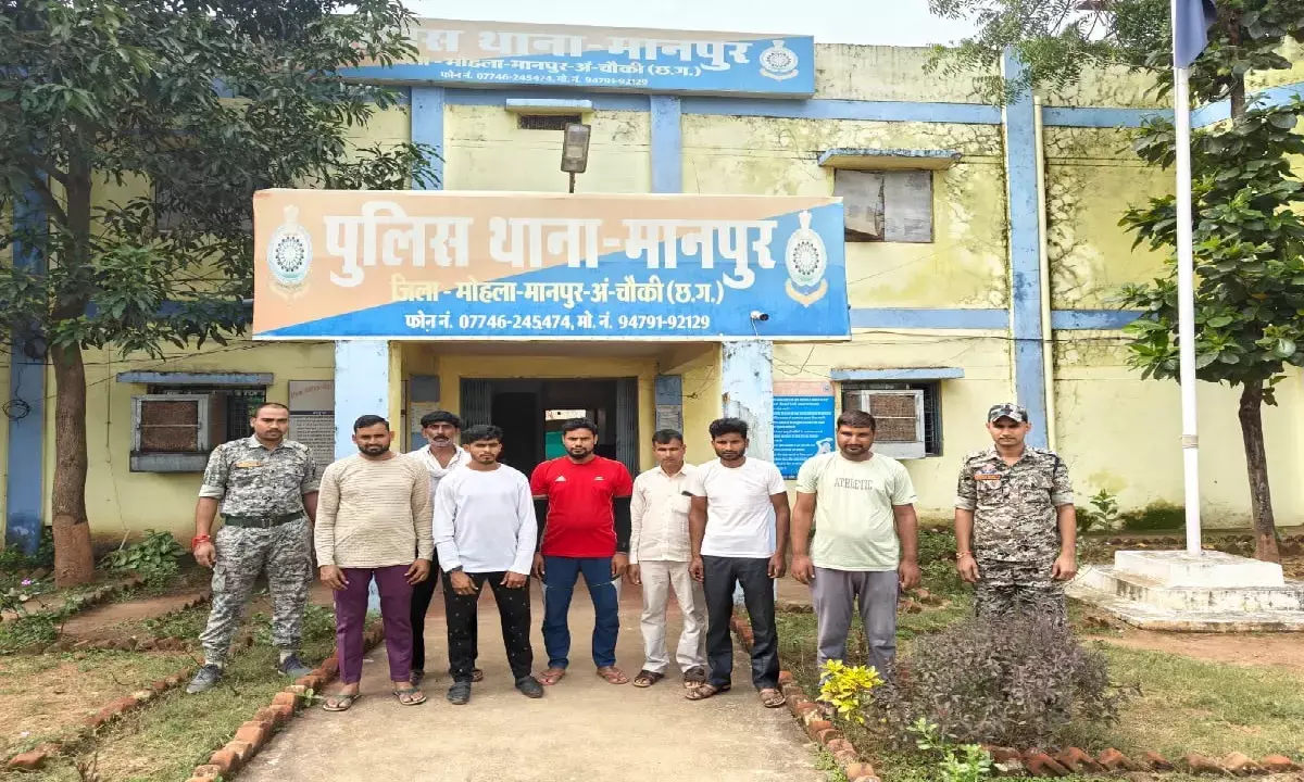 मोहला, मानपुर- अंबागढ़, चौकी जिले में पुलिस ने संदिग्ध व्यक्तियों एवं किरायेदारों की जांच की