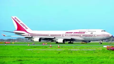 रायपुर एयरपोर्ट पर नहीं खुला एयर इंडिया फ्लाइट का गेट