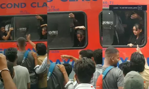 Overcrowded Train Viral Video