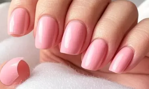 नाखुनों को खूबसूरत बनाने का तरीका