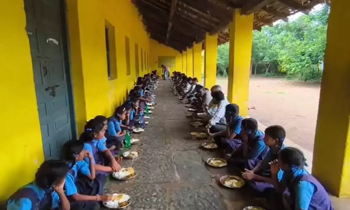 मध्यान्ह भोजन तैयार करने वाले स्व-सहायता समूहों के लिए सख्त गाइड लाइन जारी