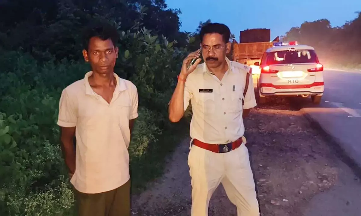 ट्रक चालक और RTO उड़न दस्ता अधिकारी