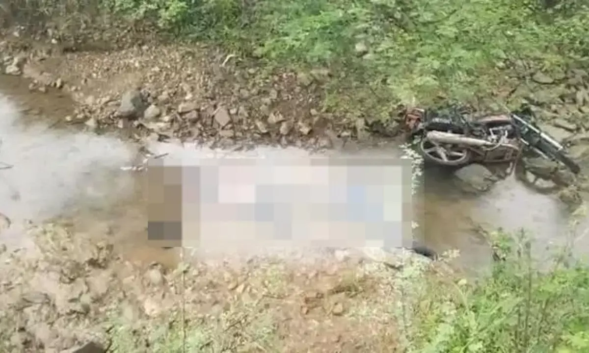 नाले में गिरी मोटर साइकिल : दो युवकों की मौत, गांव में शोक की लहर