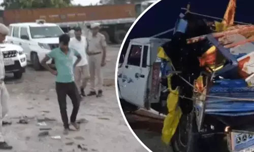 Dausa Accident: खाटूश्याम में दर्शन कर UP जा रहे 11 श्रद्धालुओं की मौत, 10 घायल Dausa Accident: खाटूश्याम में दर्शन कर UP जा रहे 11 श्रद्धालुओं की मौत, 10 घायल