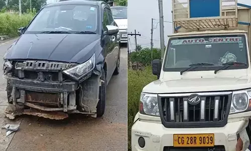 पिकअप और कार में टक्कर