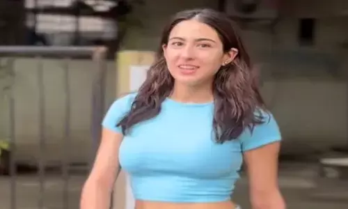 एक्ट्रेस सारा अली खान का सिंपल लुक