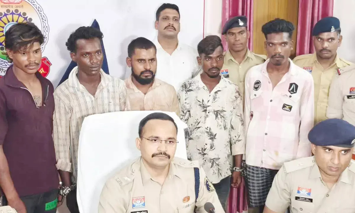 धमतरी ट्रिपल मर्डर : सभी आरोपियों के हाथों में था चाकू,  पुलिस ने केवल एक बरामद किया
