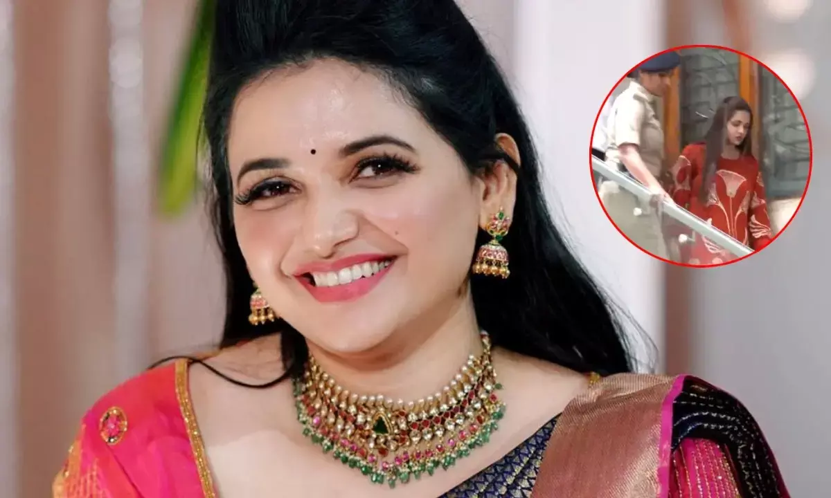 एक्ट्रेस पवित्रा गौड़ा को पुलिस ने किया गिरफ्तार, रेणुकास्वामी मर्डर केस में हैं मुख्य आरोपी एक्ट्रेस पवित्रा गौड़ा को पुलिस ने किया गिरफ्तार, रेणुकास्वामी मर्डर केस में हैं मुख्य आरोपी