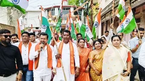 भव्य तिरंगा यात्रा