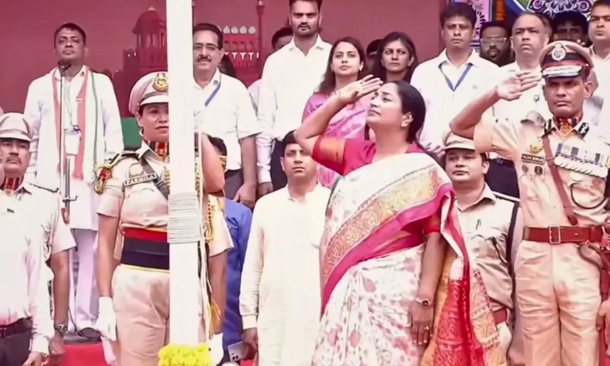 CM Rekha Gupta hoisted flag at Chhatrasal Stadium