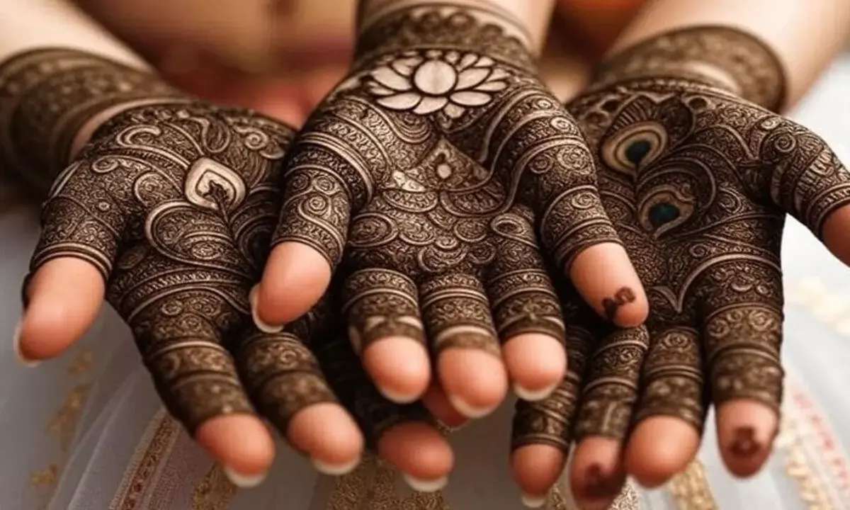 जन्माष्टमी के लिए मेहंदी डिजाइन