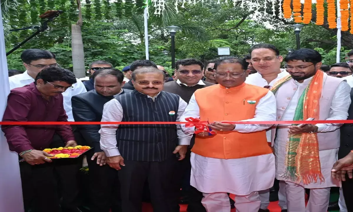 सीएम विष्णु देव साय ने छायाचित्र प्रदर्शनी का शुभारंभ किया