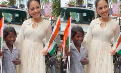 एक्ट्रेस नुसरत भरूचा का स्वतंत्रता दिवस वाला लुक