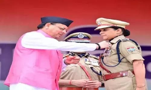 आईपीएस श्वेता चौबे को सीएम पुष्कर धामी ने मुख्यमंत्री सराहनीय सेवा पदक से किया सम्मानित