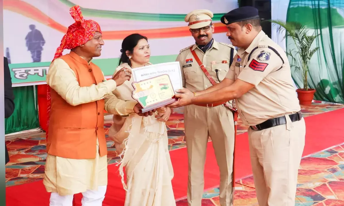 स्वतंत्रता दिवस पर गौरव का पल : प्रधान आरक्षक भुवनेश्वर पंडा को मिला सम्मान