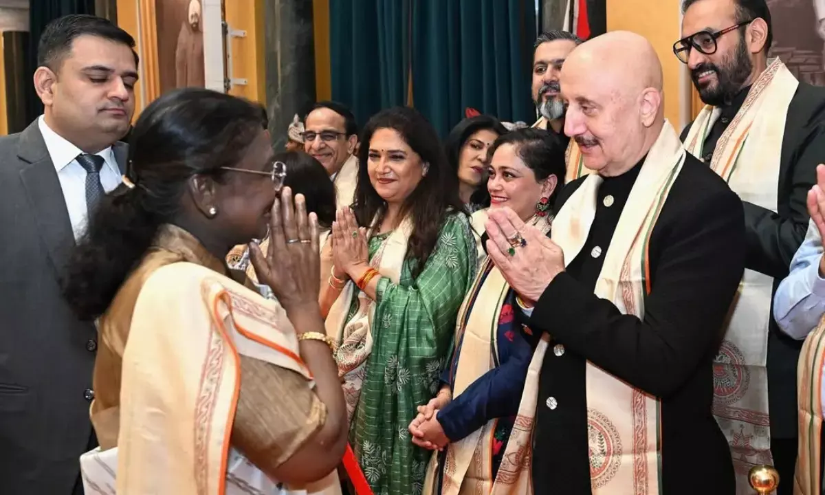 अनुपम खेर ने राष्ट्रपति द्रौपदी मुर्मू से की मुलाकात, खास समारोह में की शिरकत, जानें क्या कहा