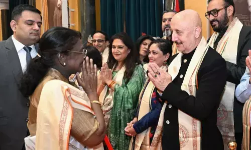 अनुपम खेर ने राष्ट्रपति द्रौपदी मुर्मू से की मुलाकात, खास समारोह में की शिरकत, जानें क्या कहा