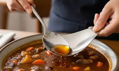 how to remove extra oil from vegetable gravy