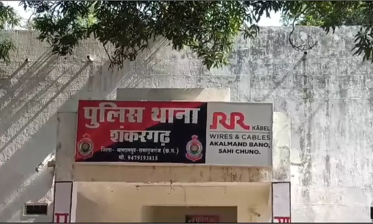 सामुदायिक अस्पताल में शराब के नशे में धुत शिक्षक ने हाईवोल्टेज ड्रामा मचाया