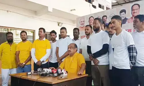 प्रेस वार्तालाप में उपस्थित विधायक पुरंदर मिश्रा