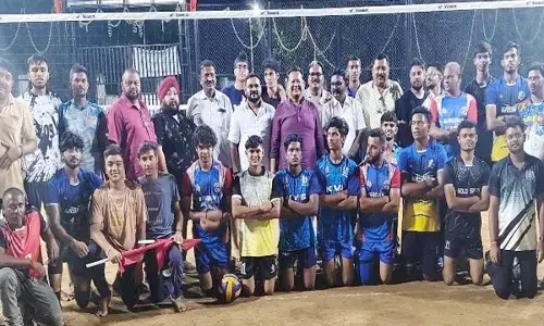 वॉलीबाल टीम की तस्वीर