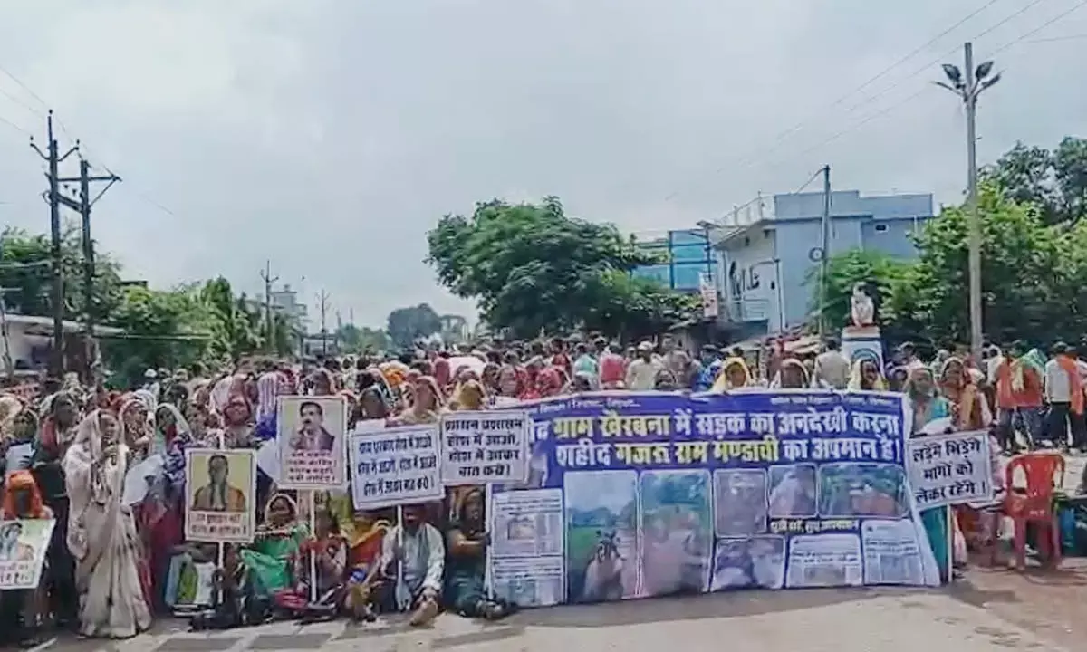 सड़क निर्माण और बिजली कटौती सड़क निर्माण और बिजली कटौती