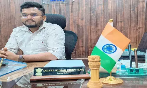 deputy collector Dilip Uikey deputy collector Dilip Uikey