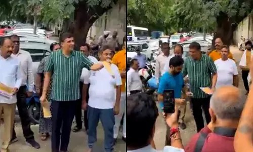 AAP protest against Delhi Fee Regulation Act