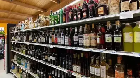 शराब घोटाले मामले में विशेष कोर्ट ने 28 आबकारी अधिकारियों के खिलाफ वारंट जारी किया है शराब घोटाले मामले में विशेष कोर्ट ने 28 आबकारी अधिकारियों के खिलाफ वारंट जारी किया है