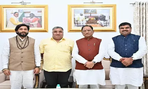 तीन मंत्रियों के शपथ लेने के बाद तीनों मंत्रियो को उनके विभागों का बँटवारा कर दिया गया है