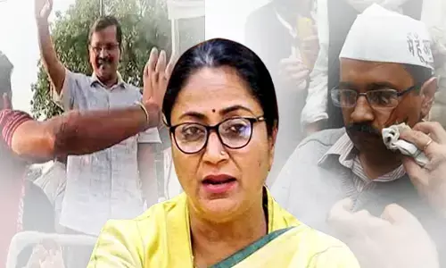 कभी स्याही फेंकी, कभी चले थप्पड़, सीएम रेखा पर हमले से केजरीवाल के जख्म ताजा