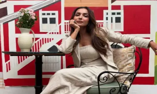 एक्ट्रेस मलाइका अरोड़ा का कूल लुक