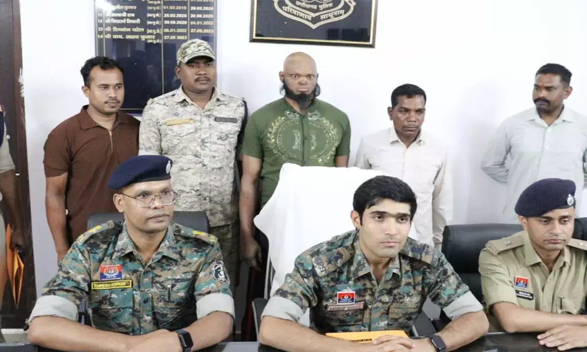 पुलिस की गिरफ्त में आरोपी