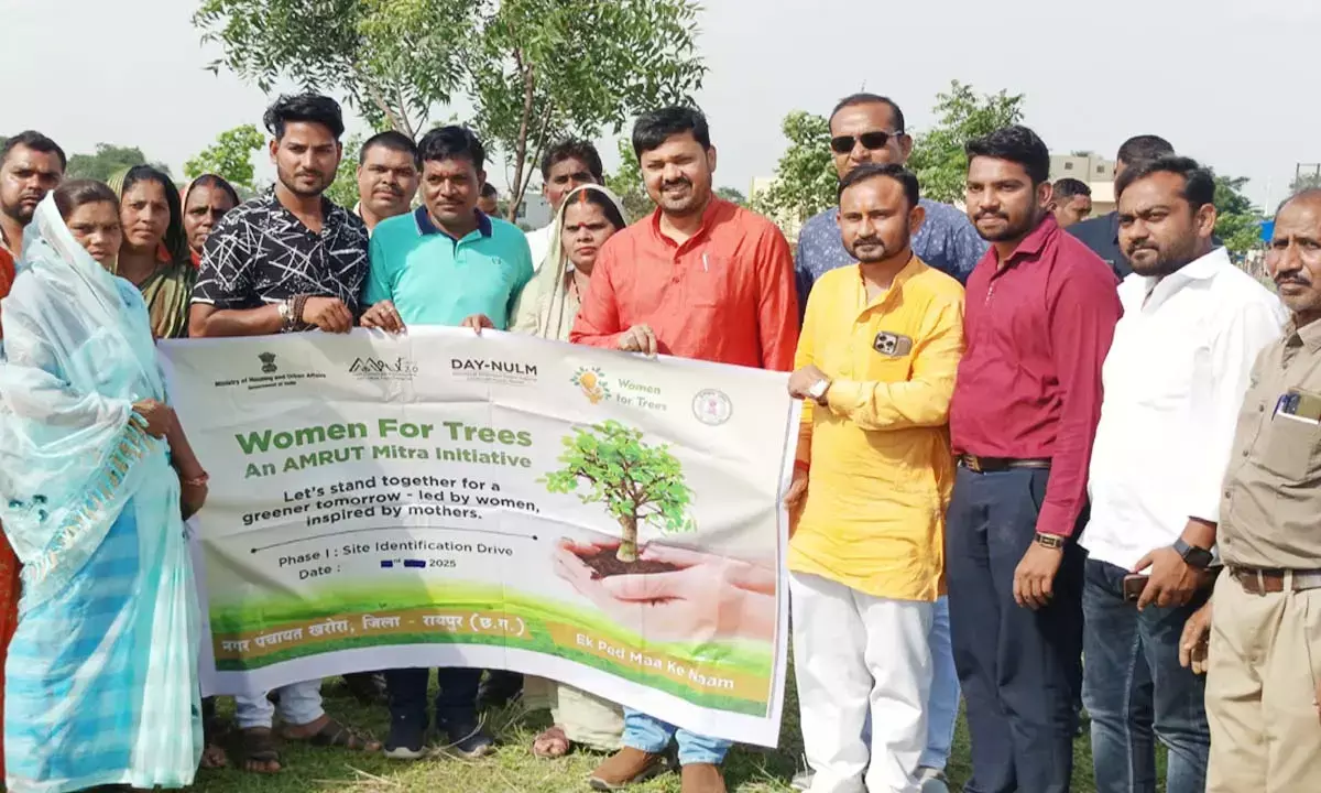 महिला स्वसहायता समूहों के संग विधायक अनुज शर्मा महिला स्वसहायता समूहों के संग विधायक अनुज शर्मा